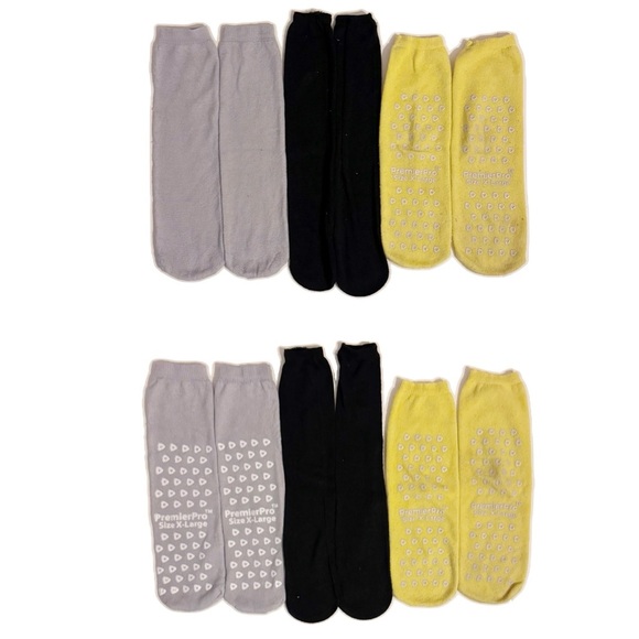 Gripper Socks 3 for 15 SALE CLEARANCE - Picture 1 of 7